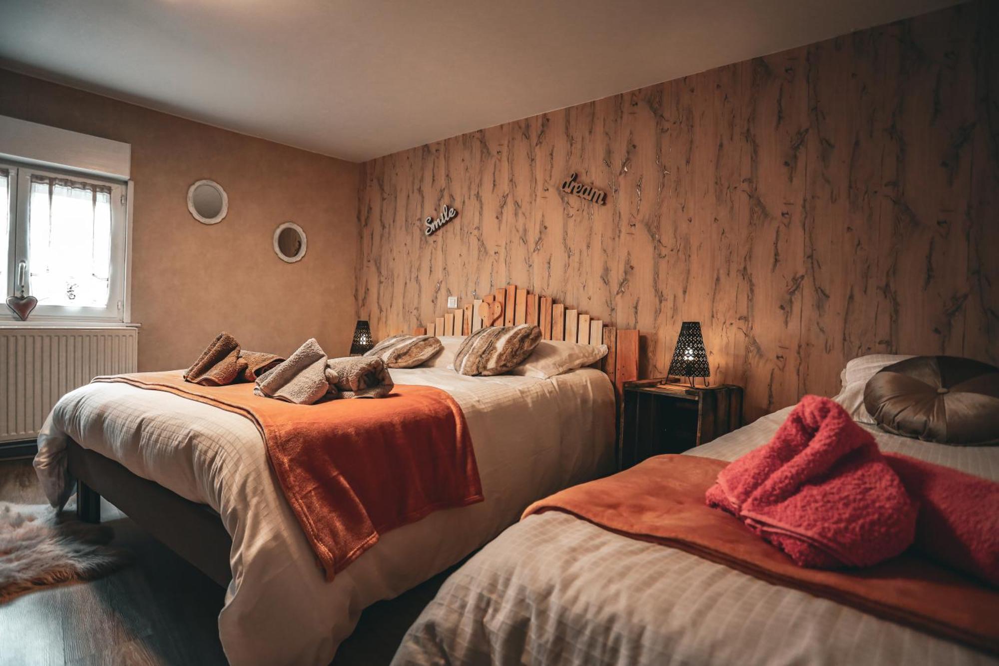 Gite , Au Dormeur Du Val Vireux-Wallerand エクステリア 写真