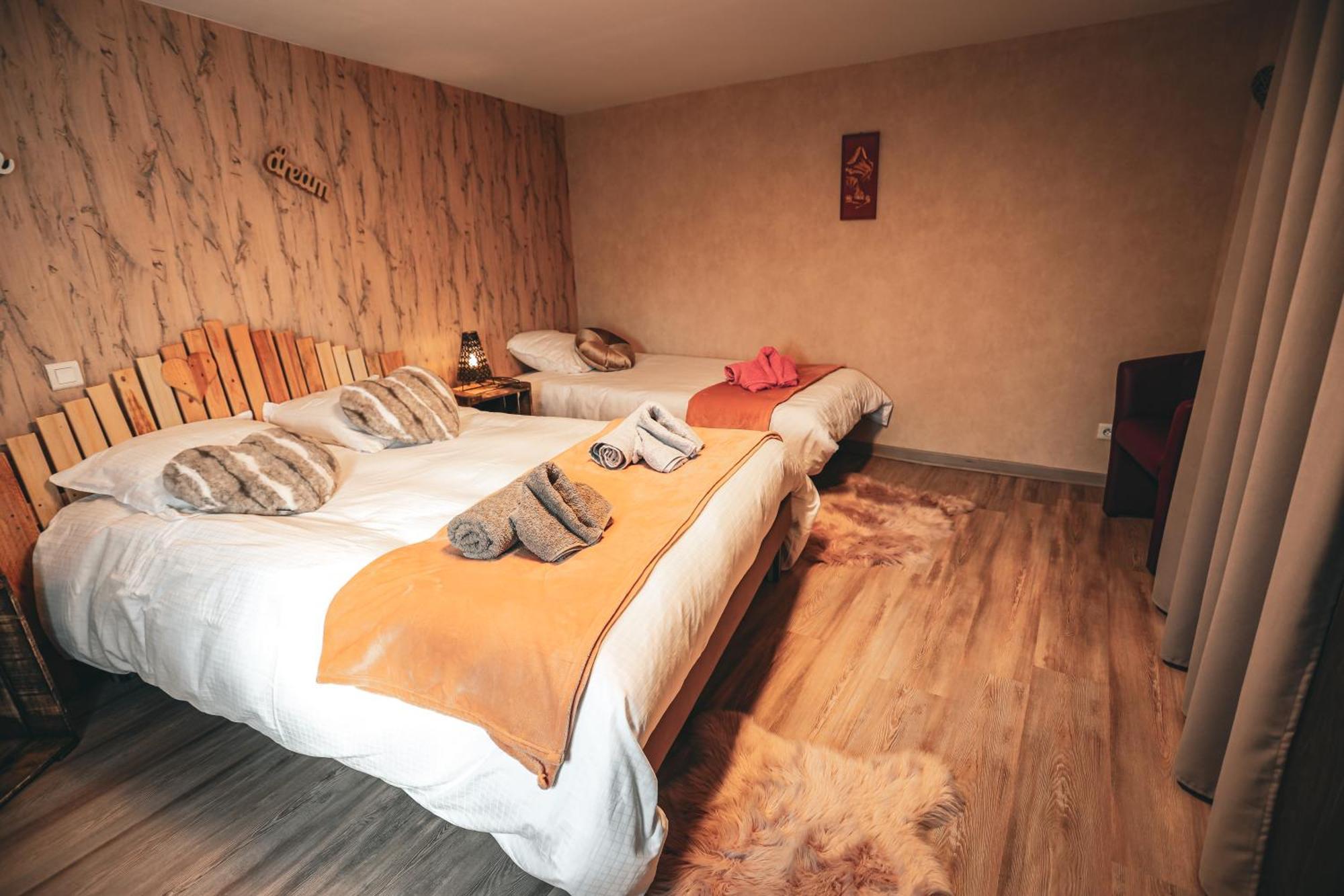 Gite , Au Dormeur Du Val Vireux-Wallerand エクステリア 写真